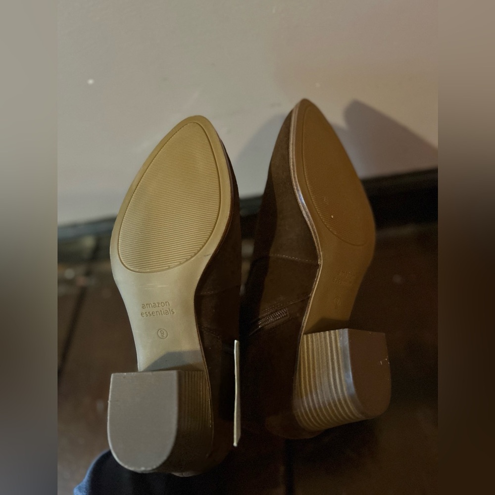 NWT Amazon Essentials Brown Ankle Booties - Picture 5 of 5